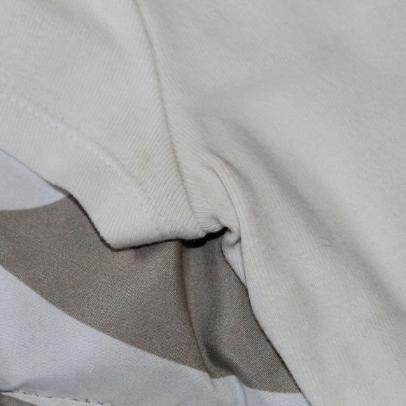 ⭐ Tommy Hilfiger white v-neck - Picture 5 of 5